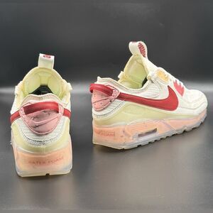 Wmns Nike Air Max 90 Terrascape 'Pomegranate'